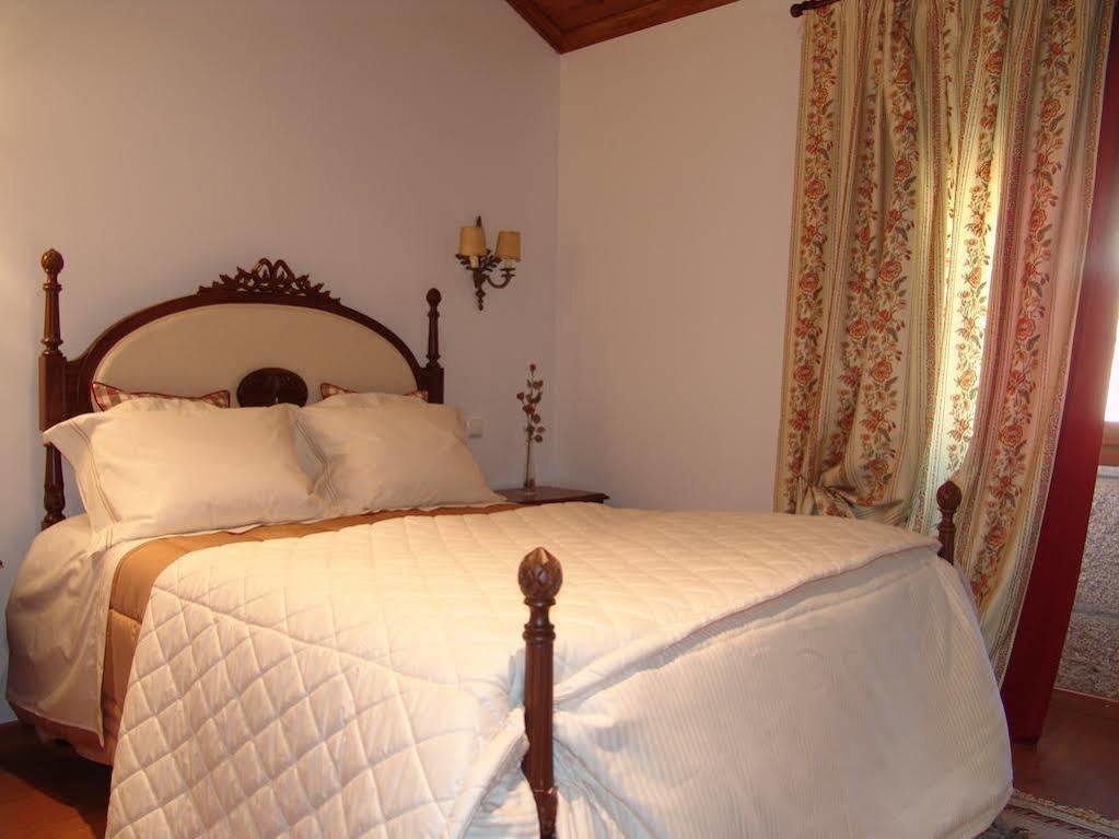 Hotel Casa Santa Catarina à Penha Garcia Extérieur photo
